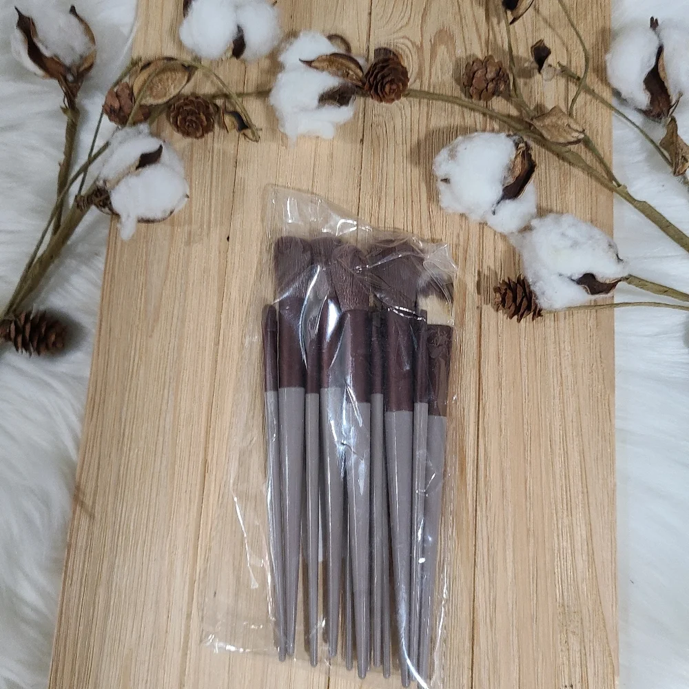 🎉🎉NEW🎉🎉 13PC MAROON HANDLE Makeup Brush Set